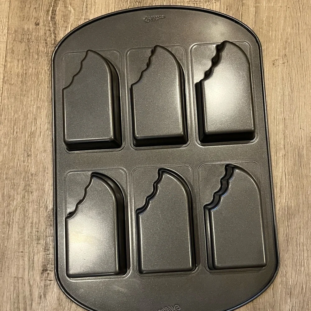 Wilton Baking Pan Dessert Bar with Bite Mark